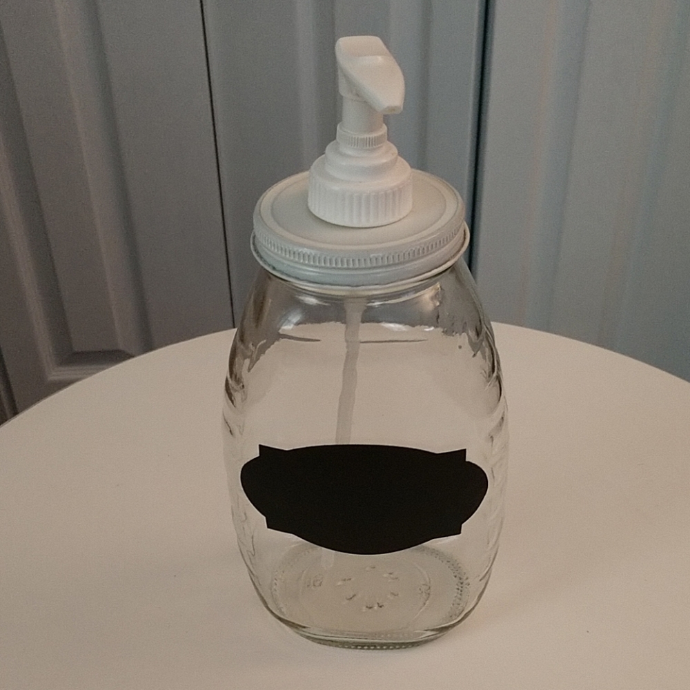 Glass Dispenser with Pump